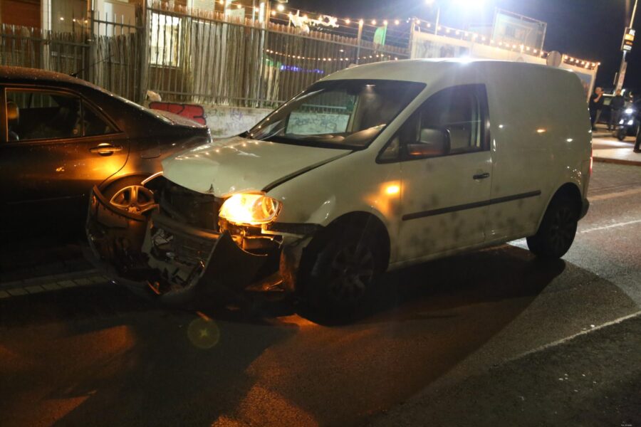 Twee auto’s zwaar beschadigd na voorrangsfout Eindhoven