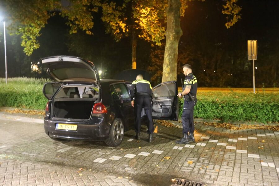 Politie doet onderzoek naar brand in personenauto Eindhoven