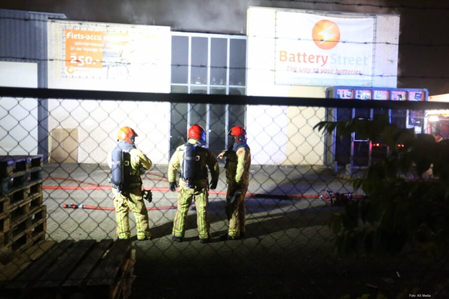 Grote brand bij bedrijfspand Eindhoven