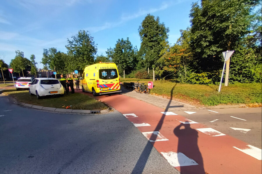 Fietser aangereden door automobilist op rotonde Geldrop