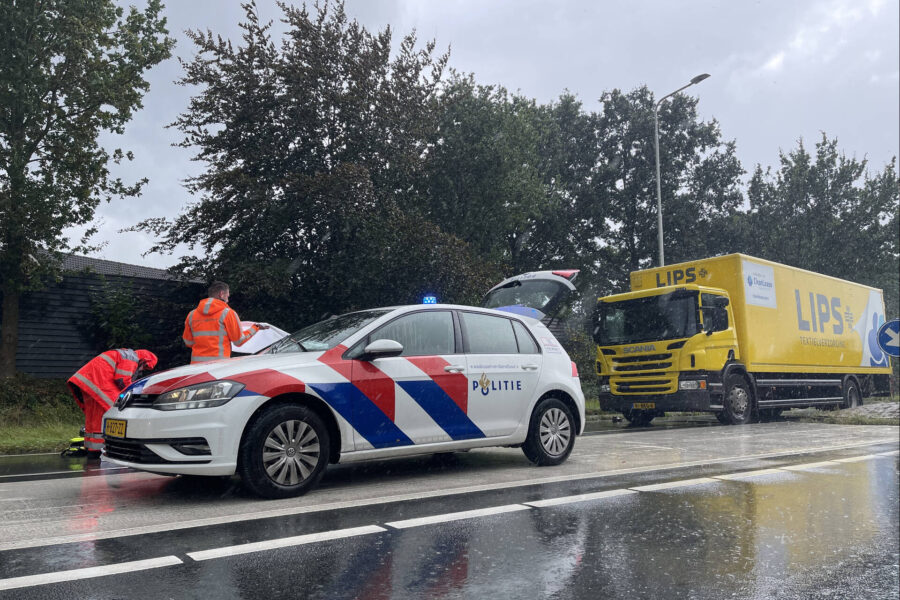 Fietser overleden bij botsing met vrachtwagen in Gemert