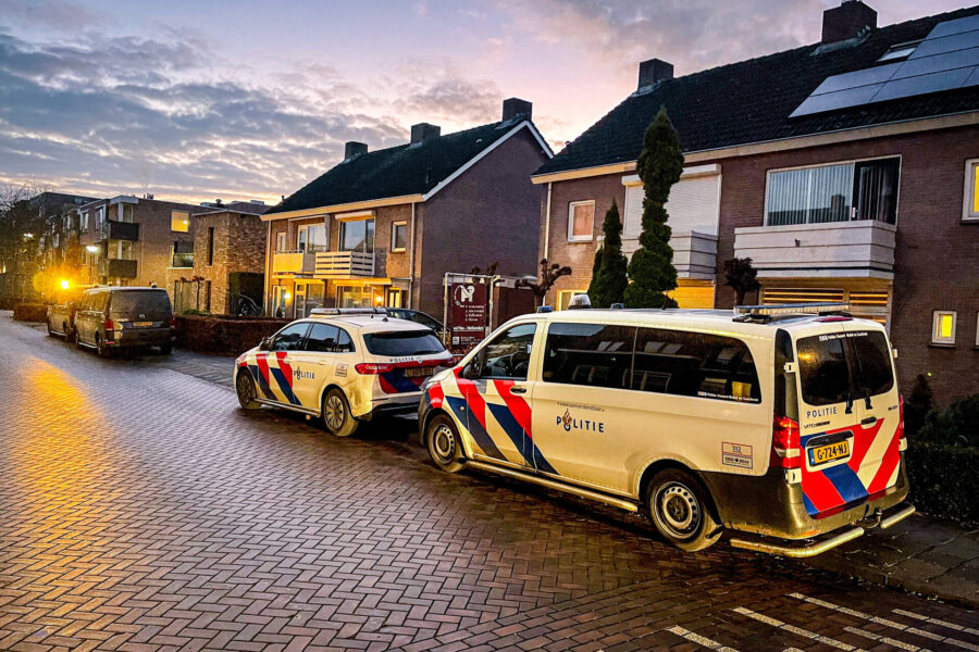 Recherche doet onderzoek in woning Gemert
