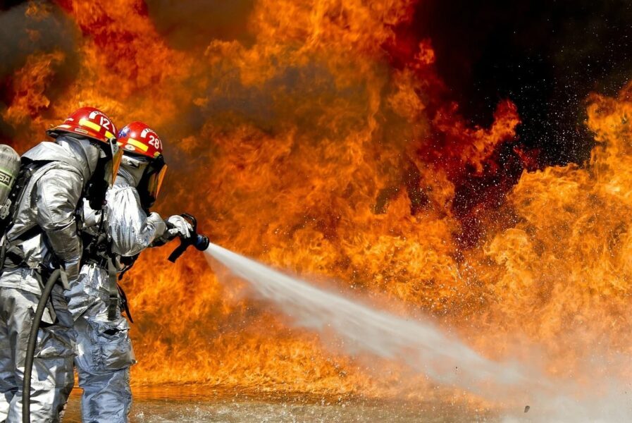 Koks, buschauffeurs, trambestuurders, politiepersoneel en brandweerlieden in top 10 gevaarlijke beroepen