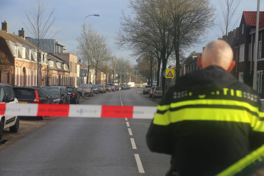 Kogelgaten en explosief aangetroffen bij café in Eindhoven