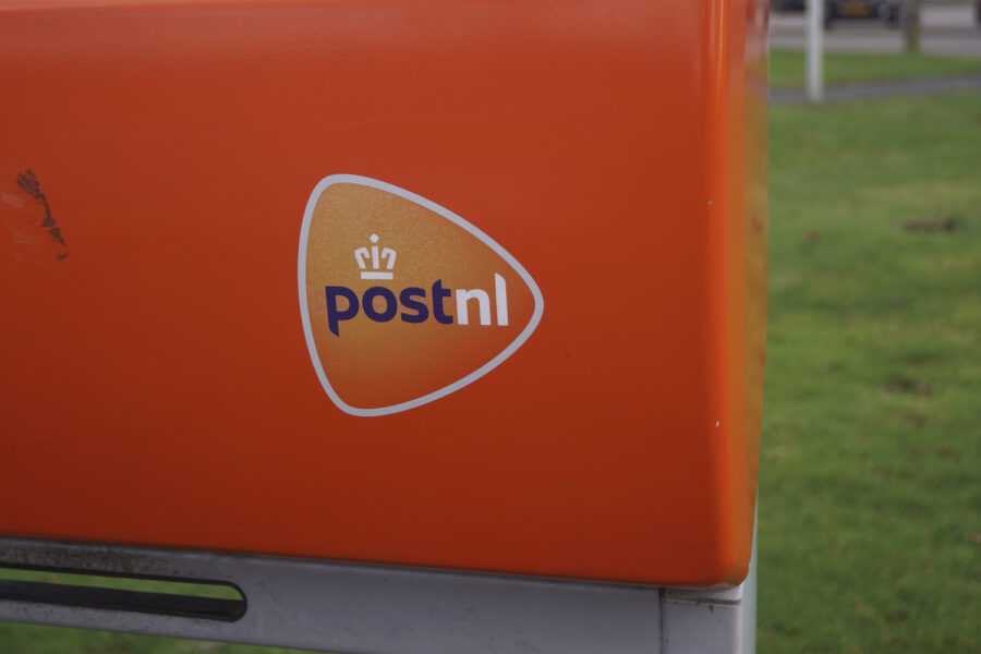 Minder brieven, hogere kosten: postbezorging in Nederland op de schop
