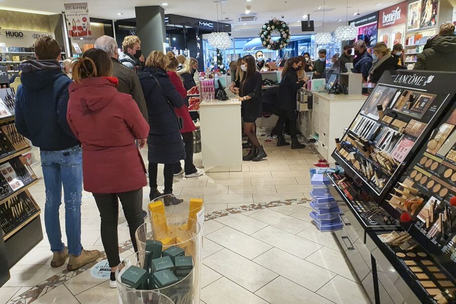Drukte in de winkels om dreigende strenge lockdown