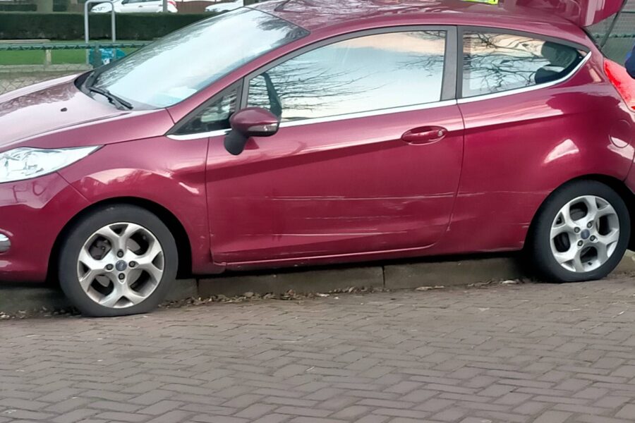 Botsing tussen twee auto’s in Eindhoven, niemand raakte gewond