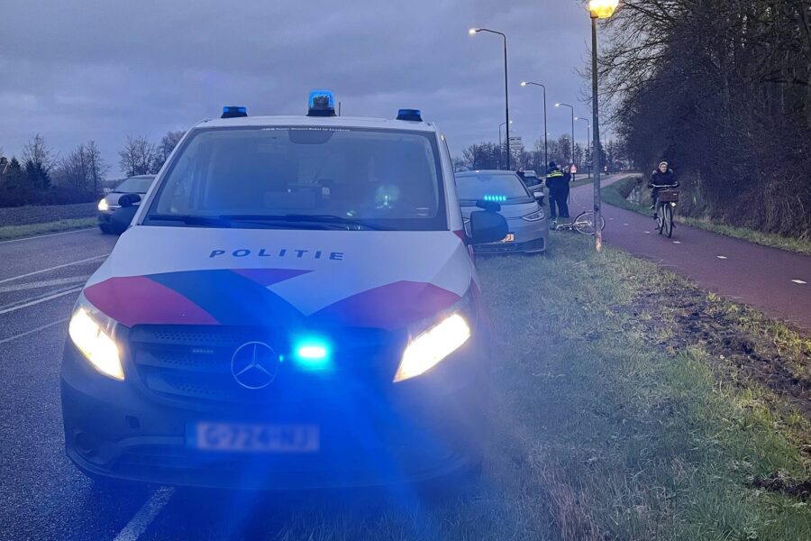 Fietser gaat hard onderuit op fietspad in Gemert