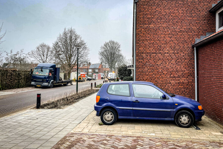 Dief steelt katalysators onder auto vandaan in Gemert