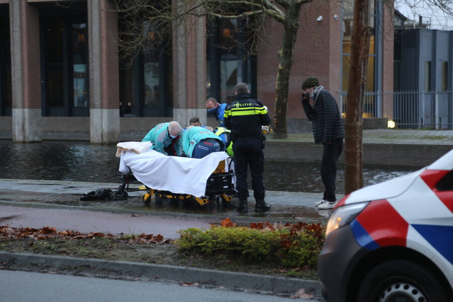 Persoon belandt in water aan de Kanaaldijk-Zuid in Eindhoven