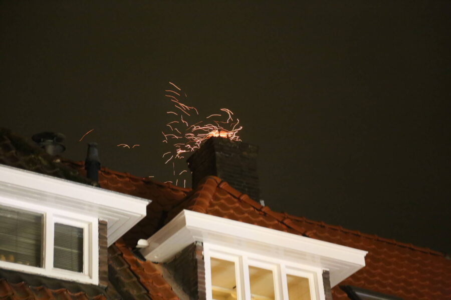 Brand in schoorsteen van woning in Eindhoven