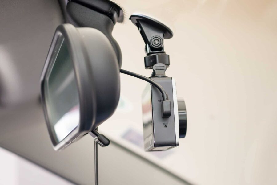 Een dashcam in de auto: nuttig of overbodig?