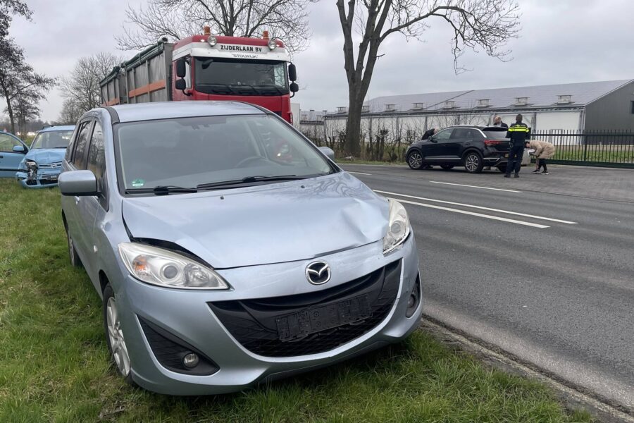 Drie voertuigen betrokken bij kettingbotsing op de N272 in Gemert
