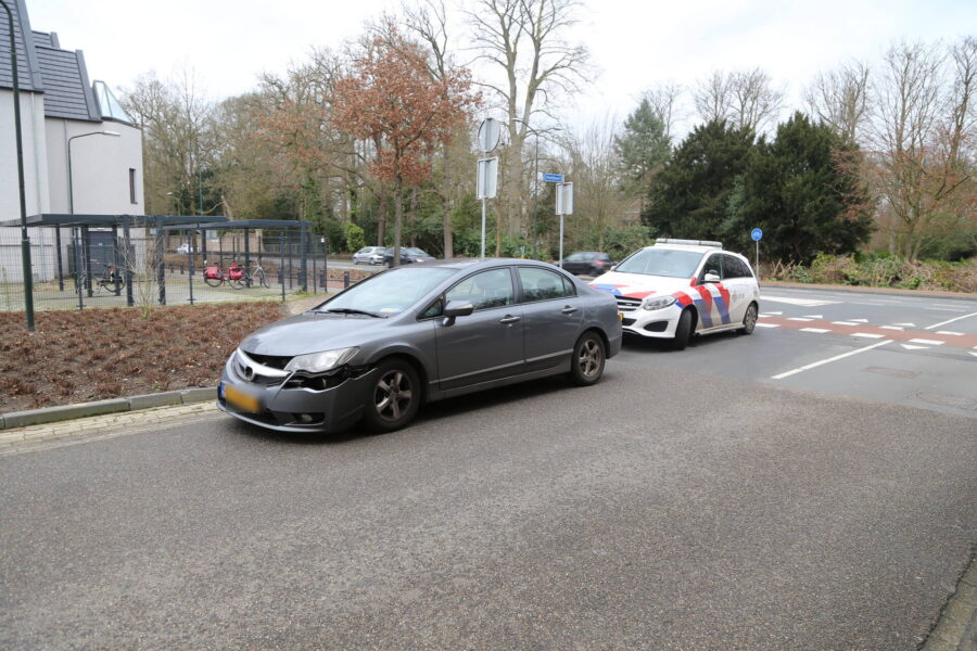 Scooterrijder gewond bij botsing met personenauto in Geldrop