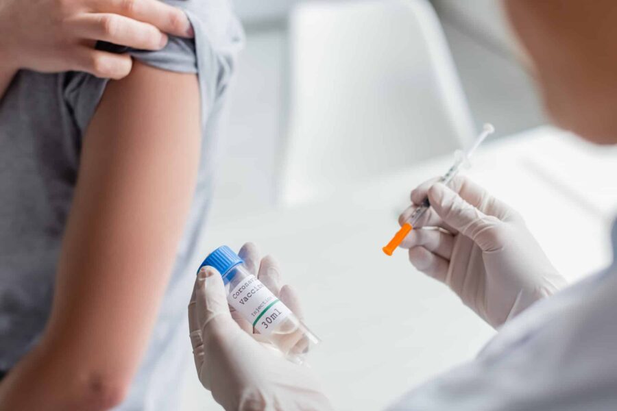 Boostervaccinatie voor jongeren van 12 t/m 17 jaar mogelijk na goedkeuring EMA