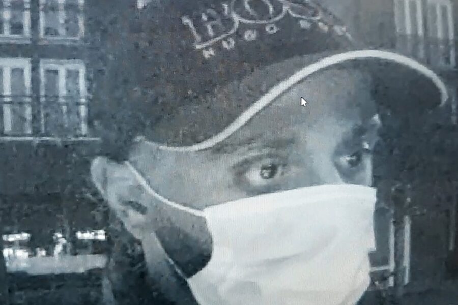 Pinner gezocht vanwege bankhelpdesk fraude, herken jij deze man?