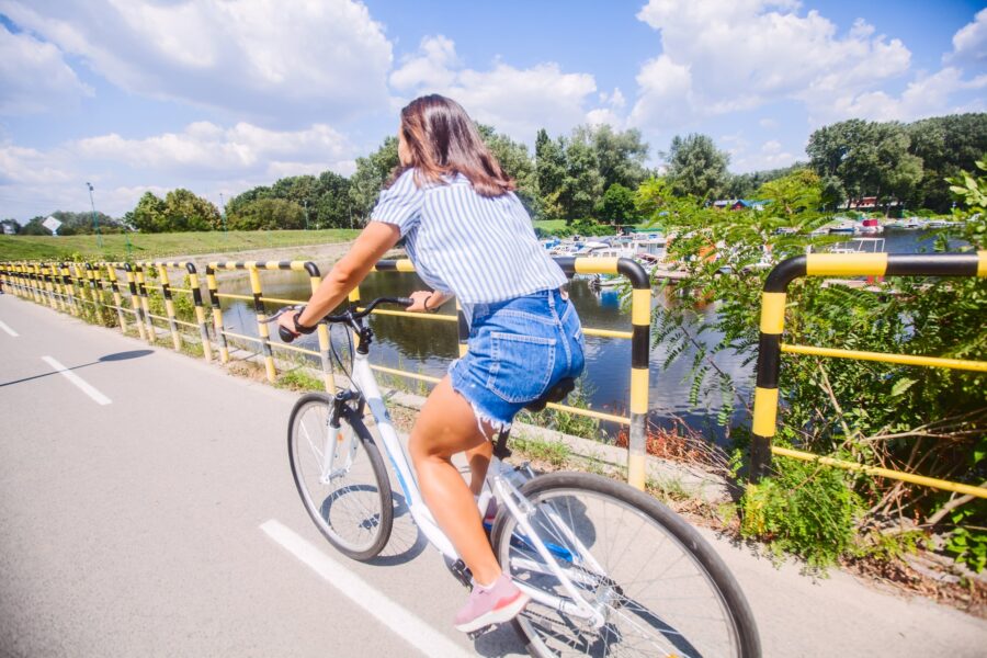 Onbekende man belaagt fietssters in Bladel en Reusel: politie doet oproep