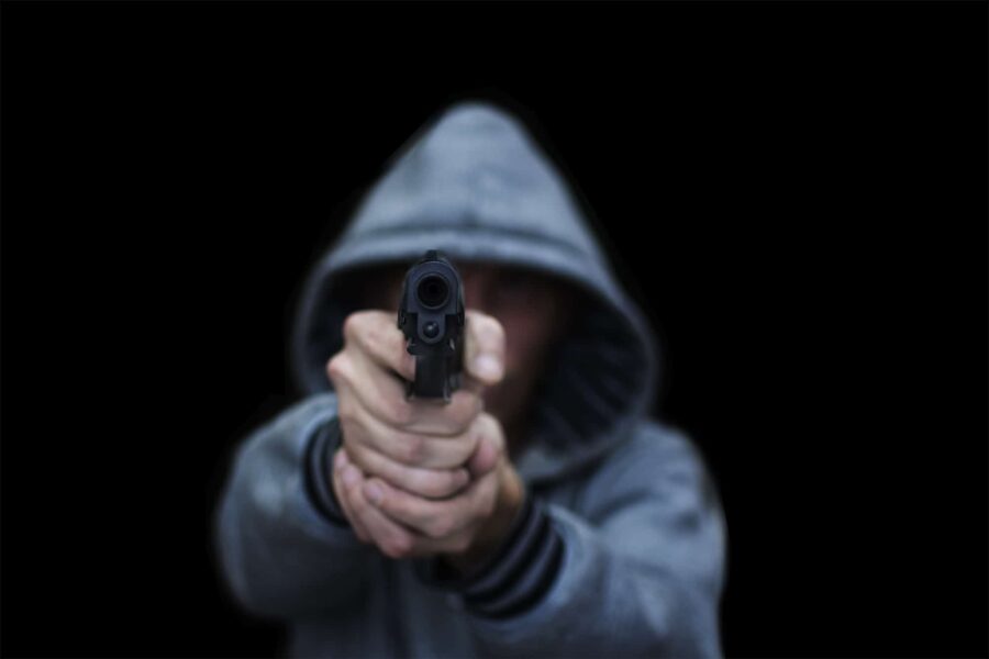 Goudhandelaar uit Haaksbergen overvallen in Eindhoven, politie zoekt getuigen