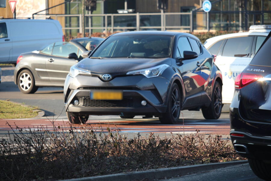 Scooterrijder in Nuenen aangereden door auto