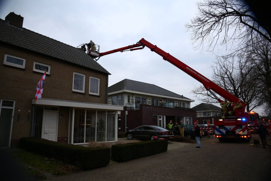 Brand in schoorsteen van woning in Nuenen snel onder controle