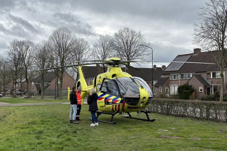 Persoon gewond na val in woning Gemert, traumaheli geland