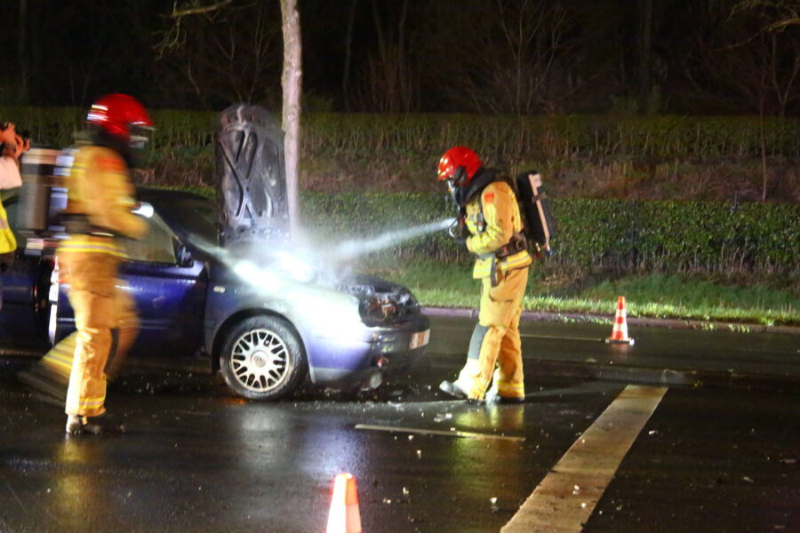 Auto in brand aan de Piuslaan in Eindhoven