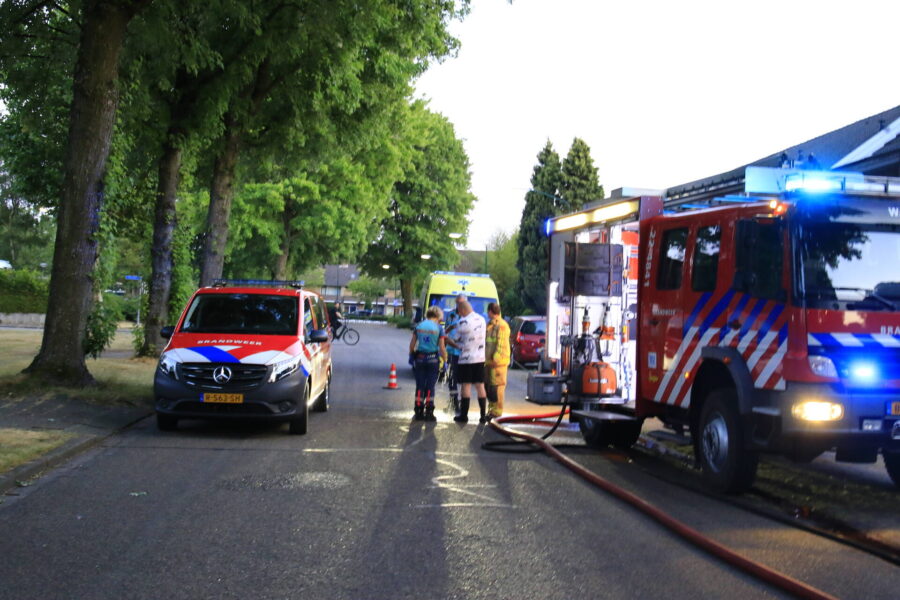 Gewonde bij hevige brand in twee schuren Waalre