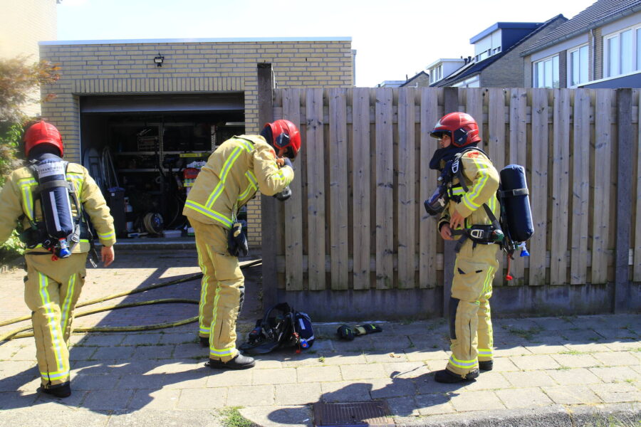 Brand in garage van woning in Heeze