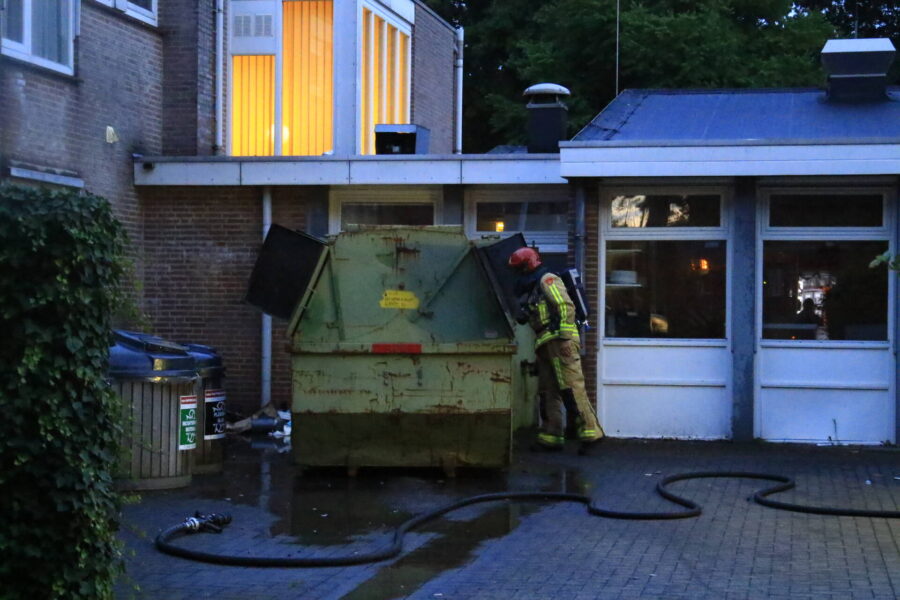 Brandende container in Geldrop geblust door brandweer