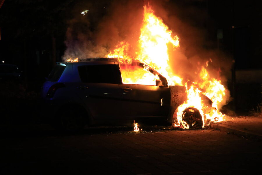 Tweede autobrand in wijk Geldrop in nachtelijke uren
