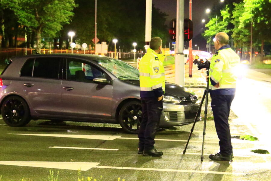 Twee voetgangers aangereden door auto in Eindhoven