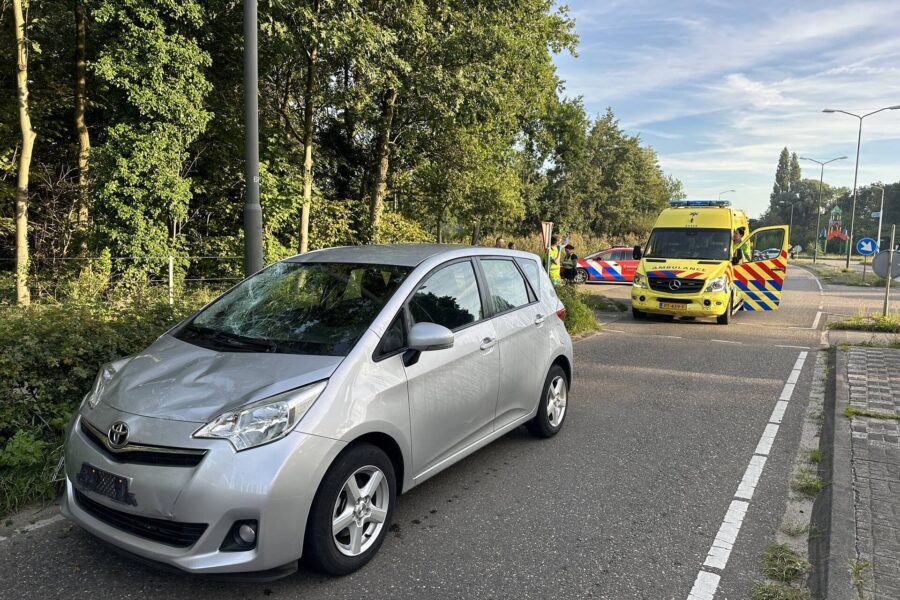 Fietser in Gemert ernstig gewond bij botsing met auto
