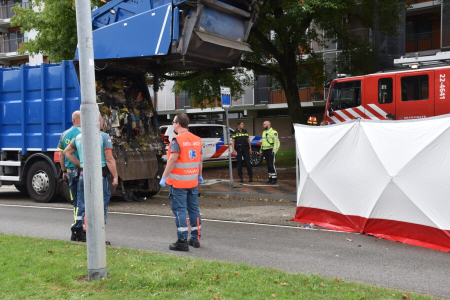 Dode bij ongeval met vuilniswagen in Veldhoven