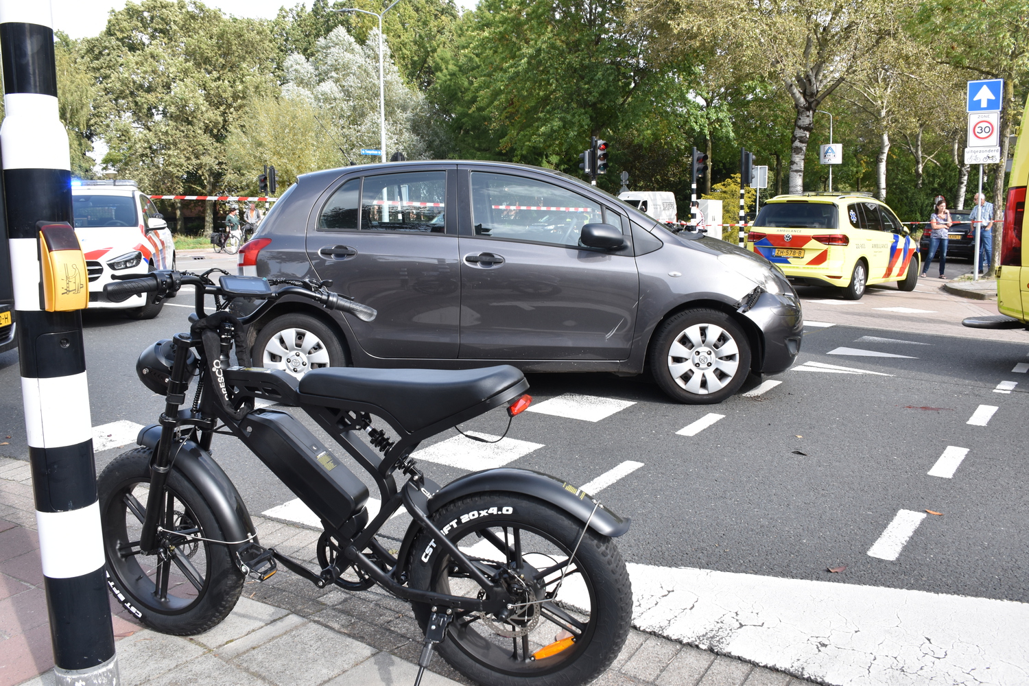 Ter plaatse bij politiek (fatbike) in Den Haag op dinsdag 24 september 2024