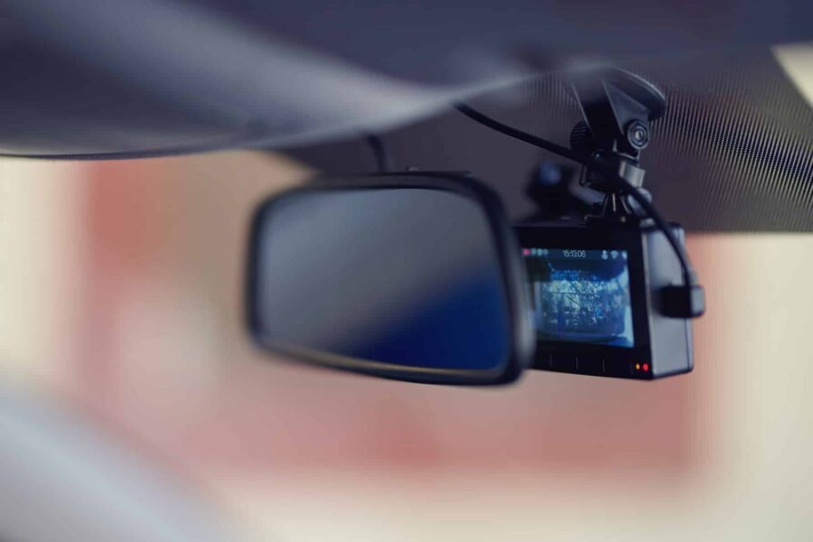 Ooggetuige op de voorruit: Is de dashcam de ultieme oplossing bij ongelukken?