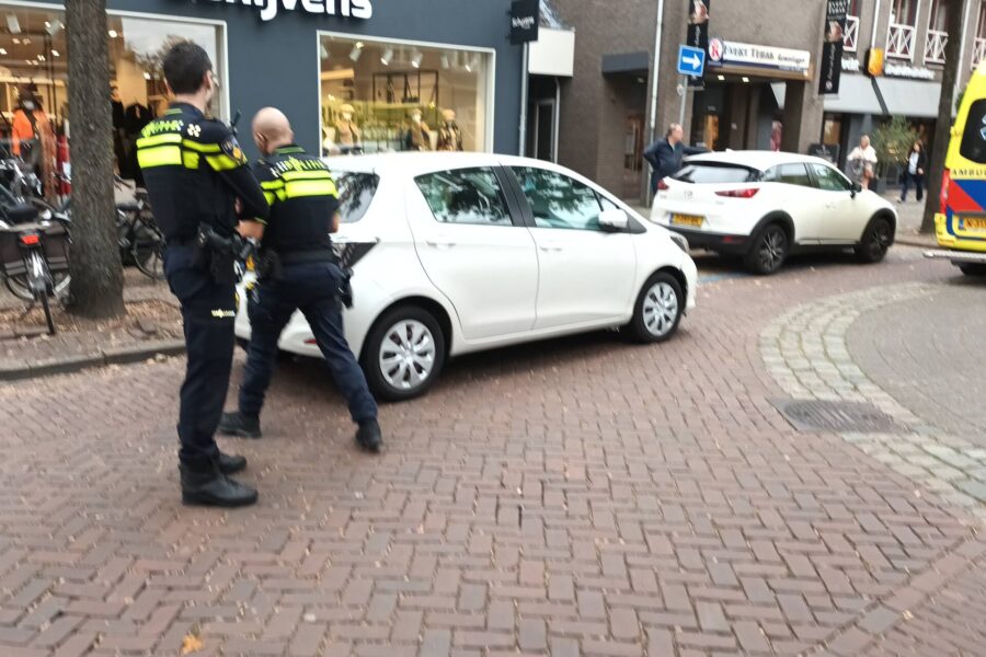Automobilist en fietser met elkaar in botsing in Nuenen