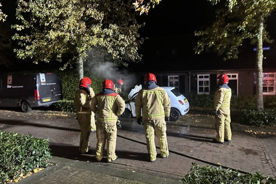 Brandweerman ontdekt tweede autobrand in Gemert