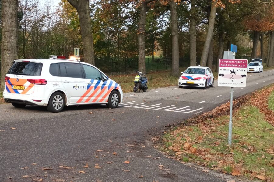 Scooterrijder in Nuenen wijkt uit en komt ten val