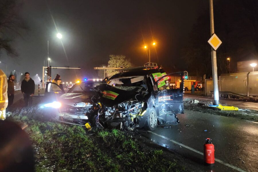 Meerdere voertuigen betrokken bij ernstig ongeval in Eindhoven