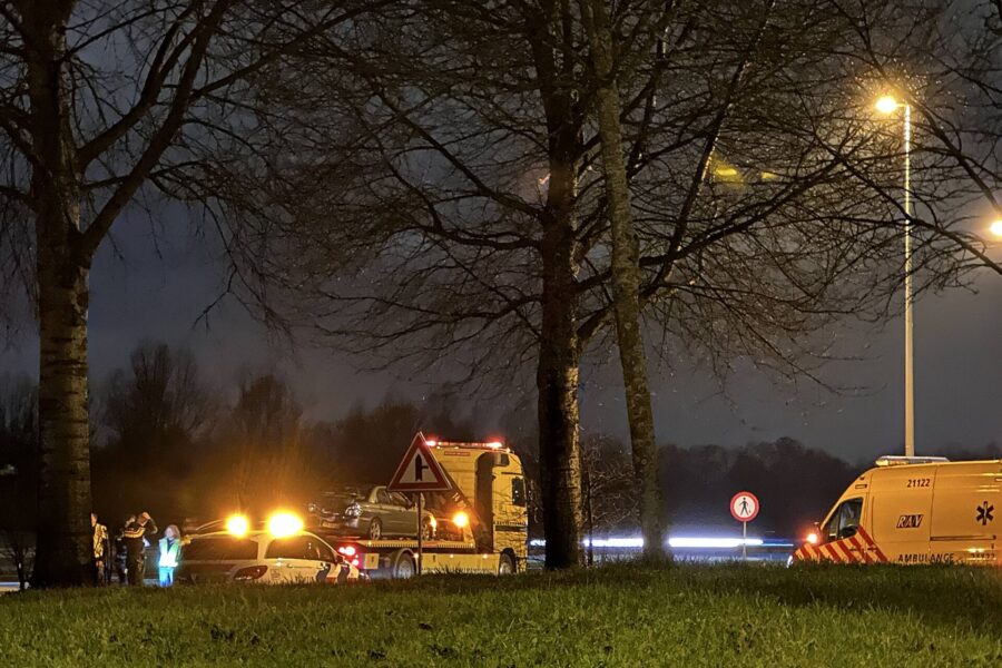 Taxi en personenwagen komen in botsing  op de A50 bij Son en Breugel