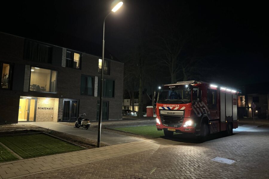 Brandweer bevrijdt persoon uit kamer van zorginstelling in Gemert