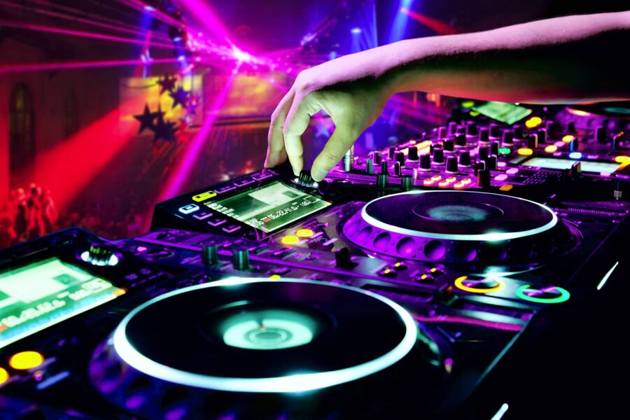 Illegale raveparty in pand Best beëindigd