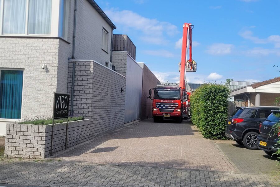 Brandweer aanwezig bij bedrijf in Geldrop vanwege brand