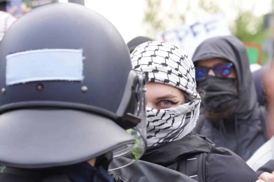 Pro Palestina demonstrant