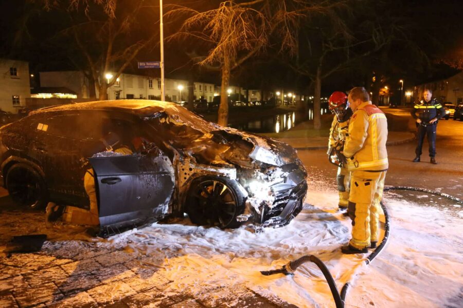 Peperdure Lamborghini Urus zwaar beschadigd door brand in Eindhoven
