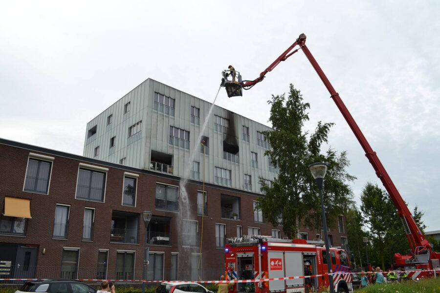 Brand op balkon van appartement in Eindhoven snel onder controle