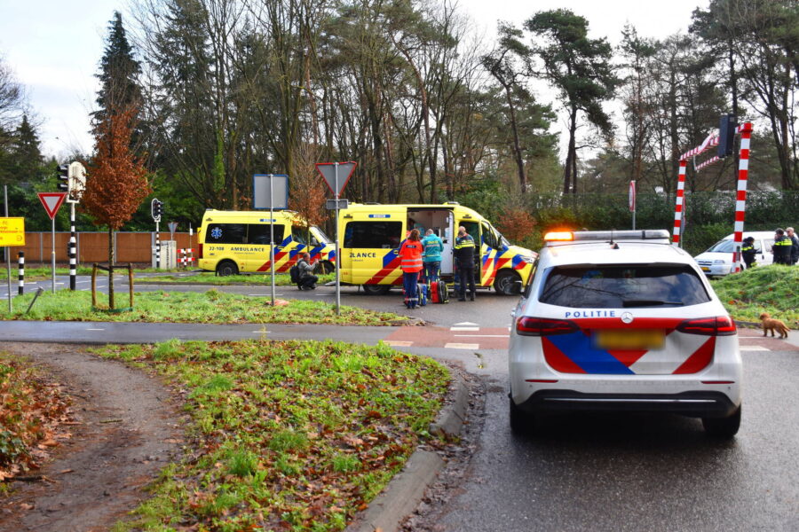 Motorrijder zwaargewond bij botsing met auto in Waalre