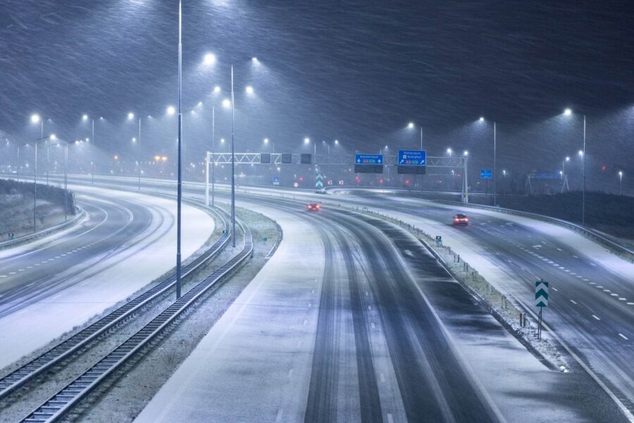 In bijna heel Nederland sneeuw, code geel vanwege gladheid
