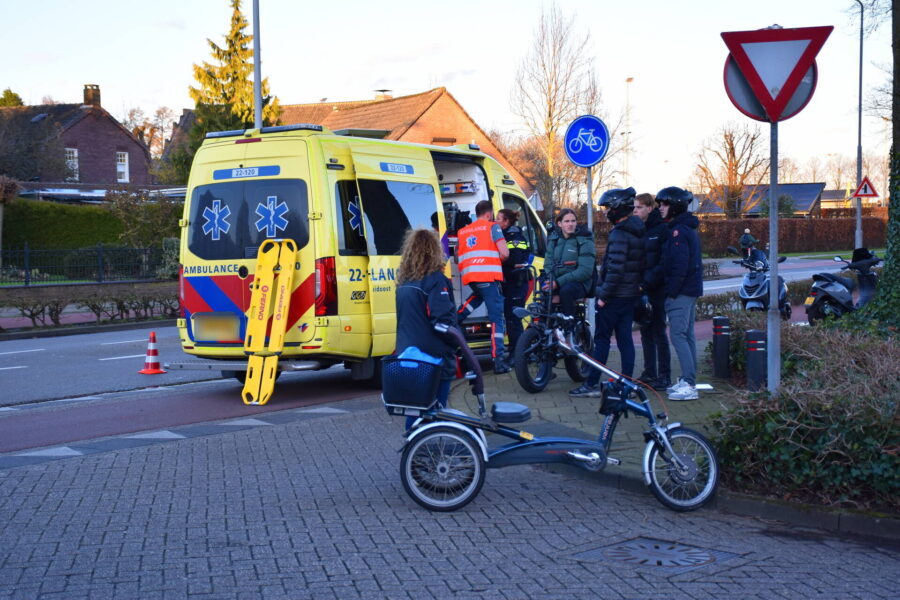 Ongeval op fietspad Kapelstraat-Zuid in Veldhoven: vrouw op driewieler naar ziekenhuis