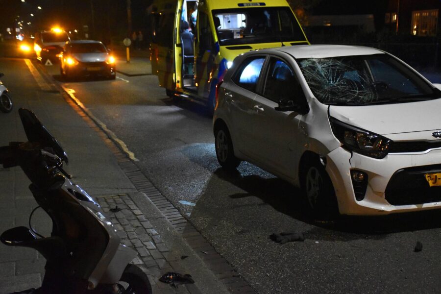 Ongeval tussen scooter en auto in Waalre